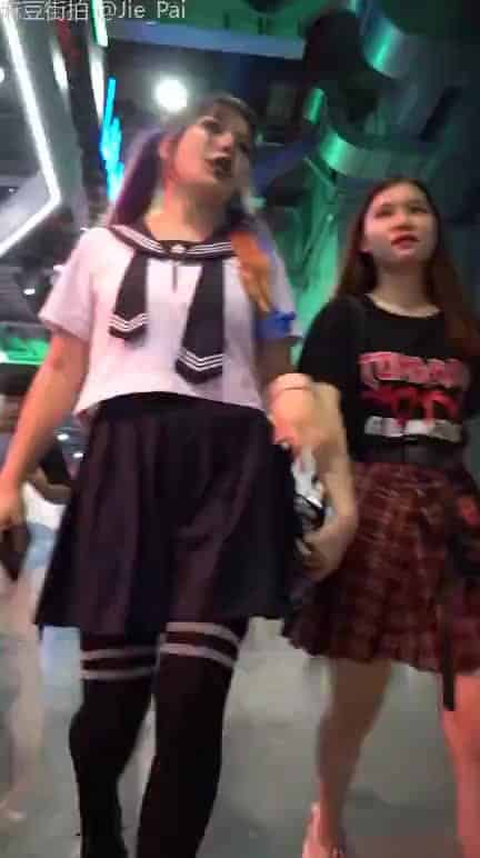 e8980a44-5102-47ca-a916-cb4ff2bd2dbc.mp4