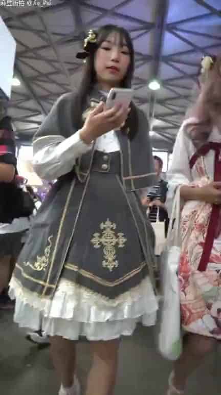 01dfa4a4-9306-4374-ba3f-5d68c374be4b.mp4