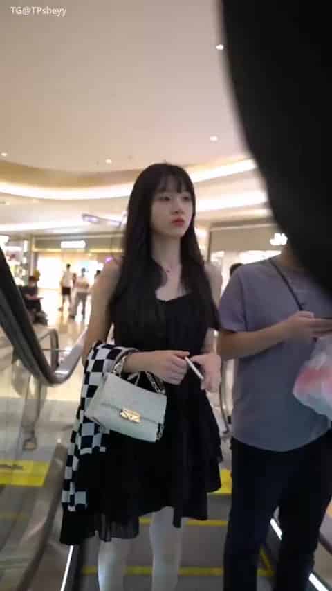 4fd3f6c3-dbd4-42ea-8cdb-d3c20587793d.mp4