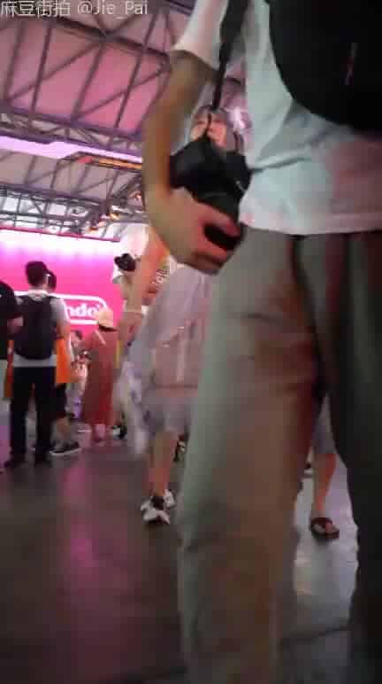 367b8e62-5b4f-4c4c-8377-cdf54a528ad2.mp4