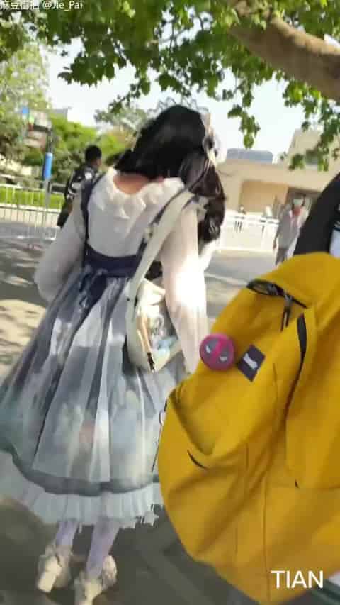 0d55c6d4-b478-4e7a-9ee1-0055f49c9965.mp4