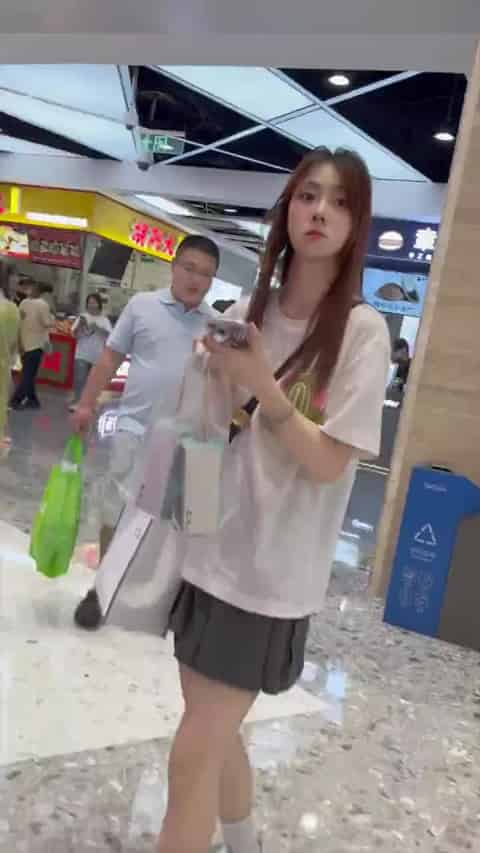 572ebed9-0cab-40ab-b366-85c97ae4ed1b.mp4