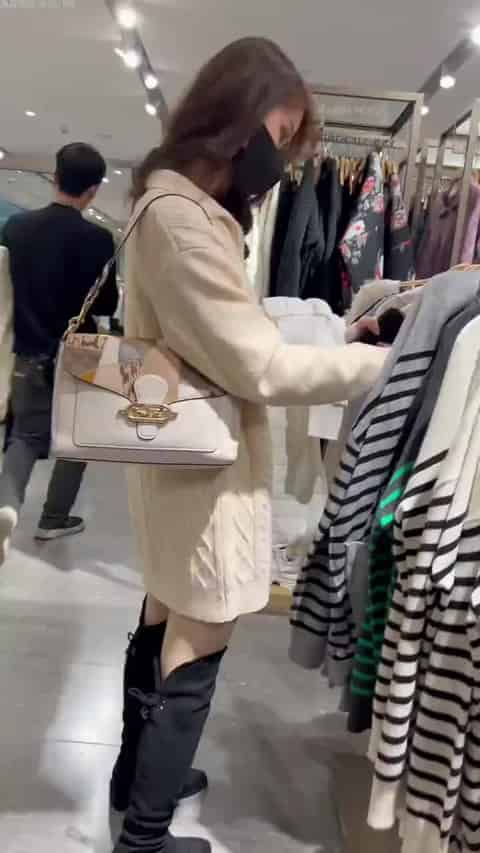 4444e592-b4ea-4800-ad77-ba72872f3eba.mp4