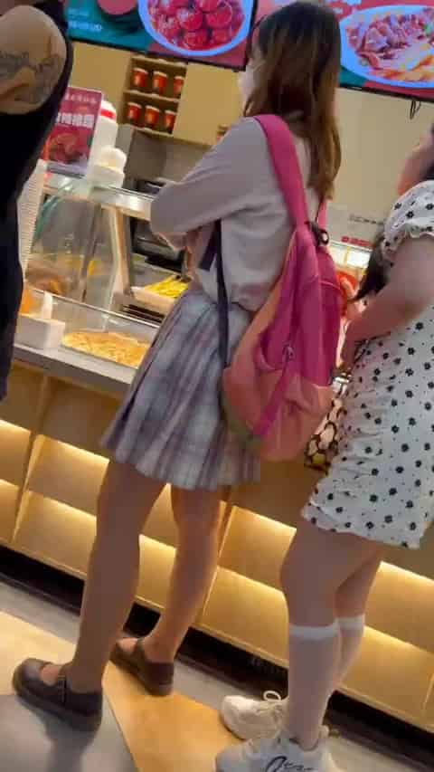 10223665-2ba6-4930-9292-7106546ce978.mp4