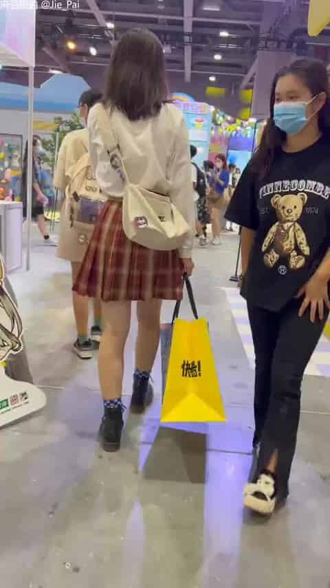 b88f2cf1-7ad5-4904-ae72-fb8c70b785e9.mp4