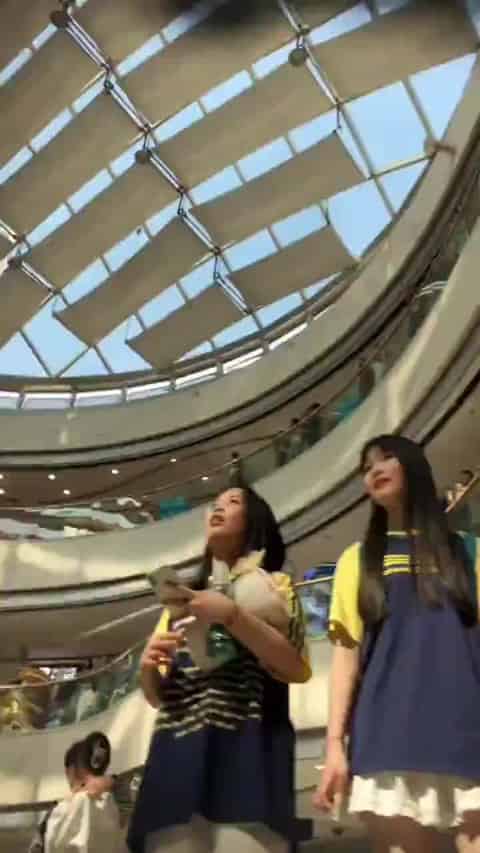 7450553b-7be8-4087-85d6-eb3c8796da80.mp4