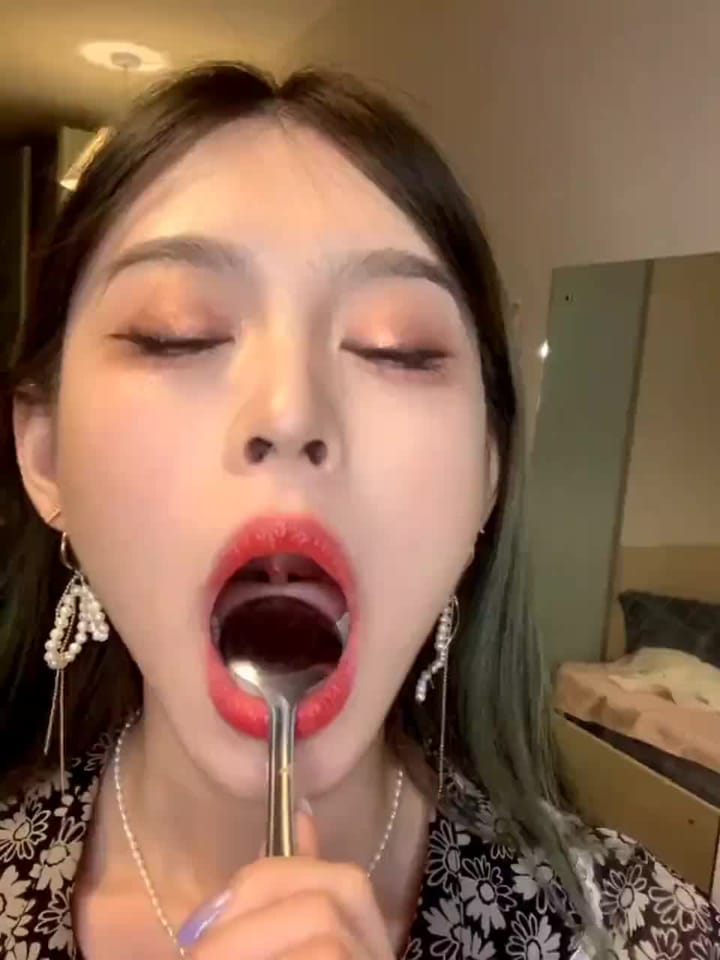 5572c07d-ab26-4ab1-9b5e-37765bfd2e5e.mp4