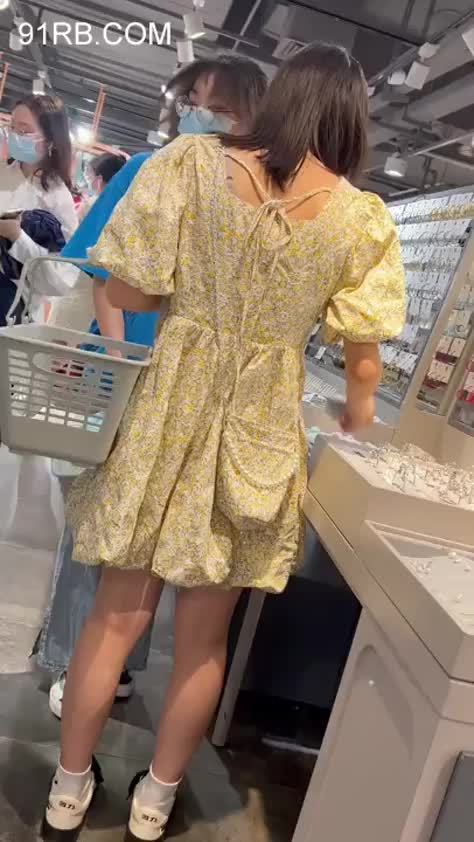 db9425d1-543e-40d9-9aea-9d1781bcbdd0.mp4