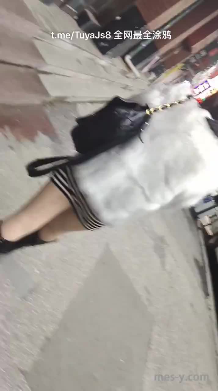 d27e64ca-b049-47ef-a8aa-0a210cf239d4.mp4