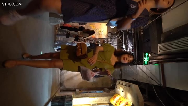 b9698cc6-1b87-49ec-8d7c-9669bbff7140.mp4