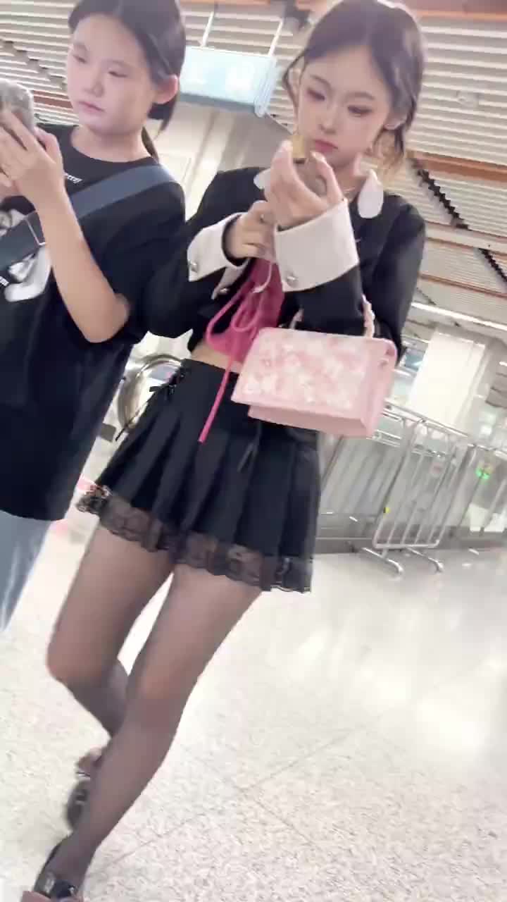 70aff624-73ab-4e69-94dc-c5c2114551d5.mp4