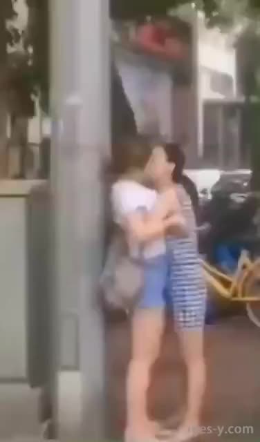 eb404086-bae4-48d5-a8d6-21e502d3c6eb.mp4