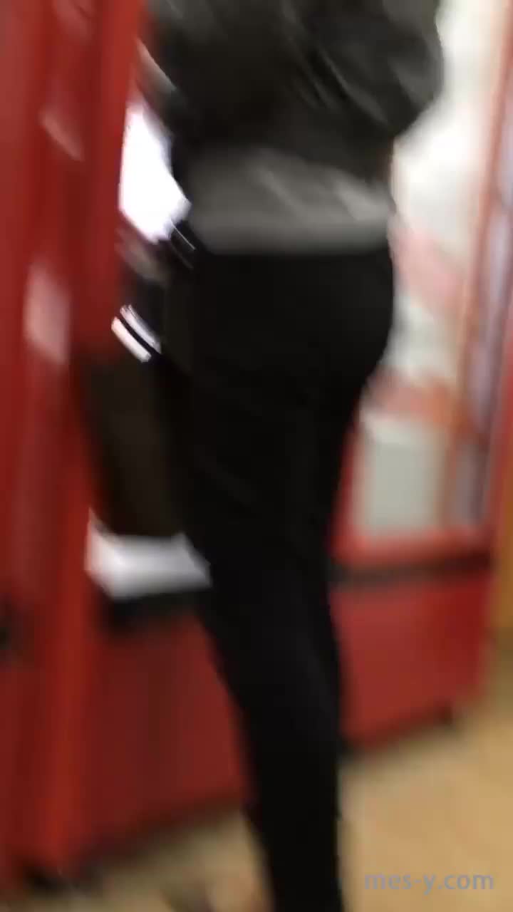 f4d88c80-25ff-4d88-928d-ba23697ffe6e.mp4