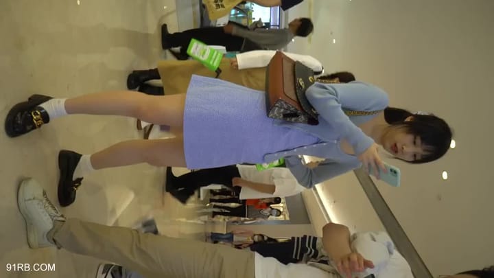 bd3bd559-b0b8-46f9-b9dc-2bb4d5738349.mp4