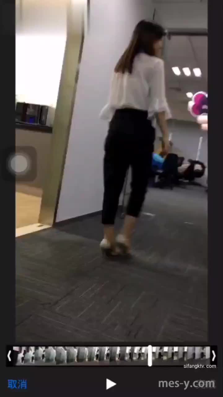 aae7da6d-f8ad-4892-b875-15ca527a4567.mp4