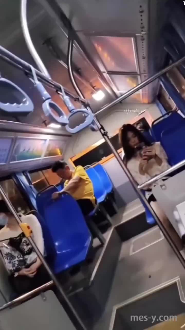 1acc4134-daf9-4251-adf1-5cd7f546ea7c.mp4