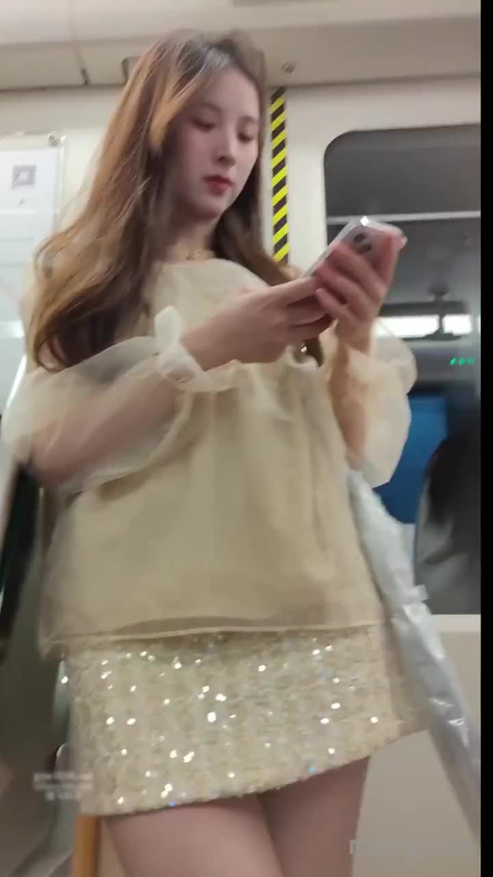 da3d207d-98de-43be-b479-3015440d00f7.mp4