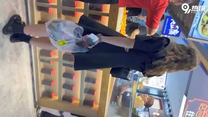 7c595056-363a-40af-b310-9033cefa3724.mp4