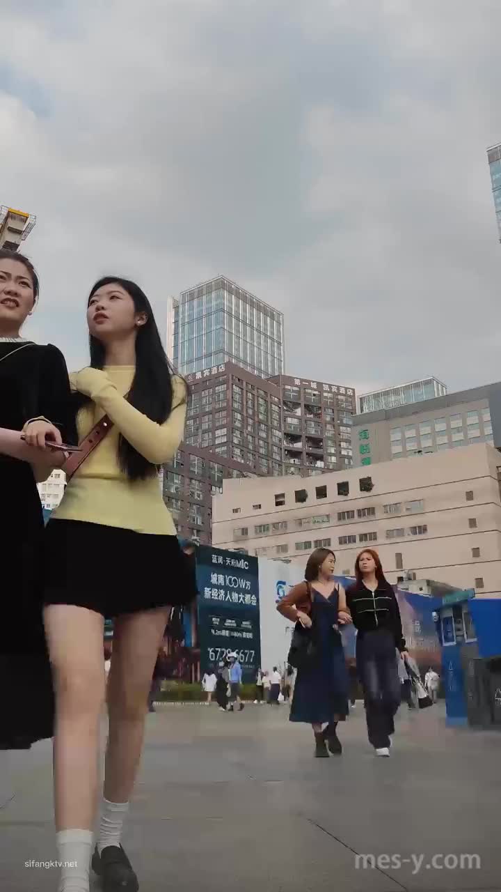 f1a3ea13-fdf6-48b7-9599-ce8e09d1b3cf.mp4