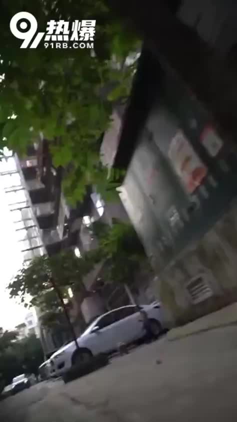 791d0fd1-bdf4-420b-95df-0d45423b01d1.mp4