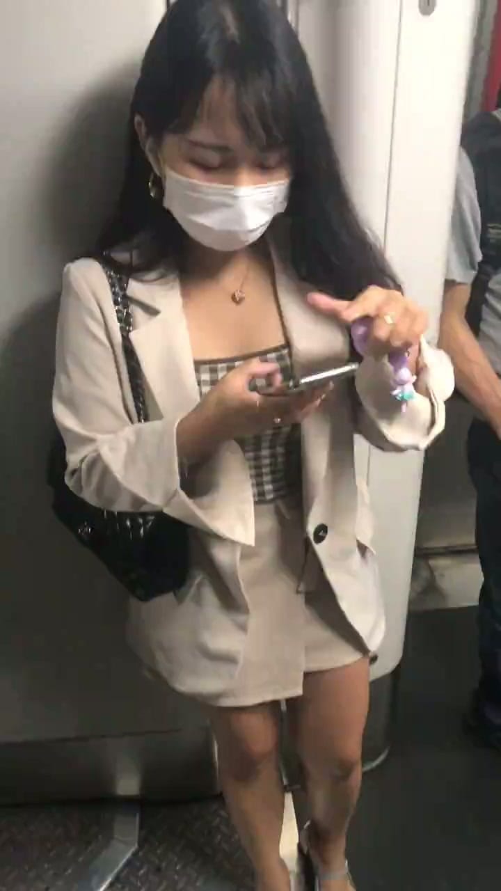 3ef4b70e-b816-4796-8a75-8fc4e1d75846.mp4