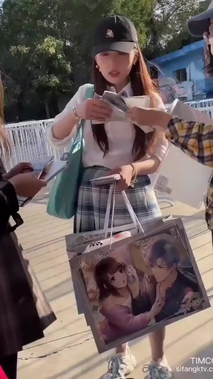 c85fe3b2-f4e7-445e-8c7e-c7d3b847f024.mp4