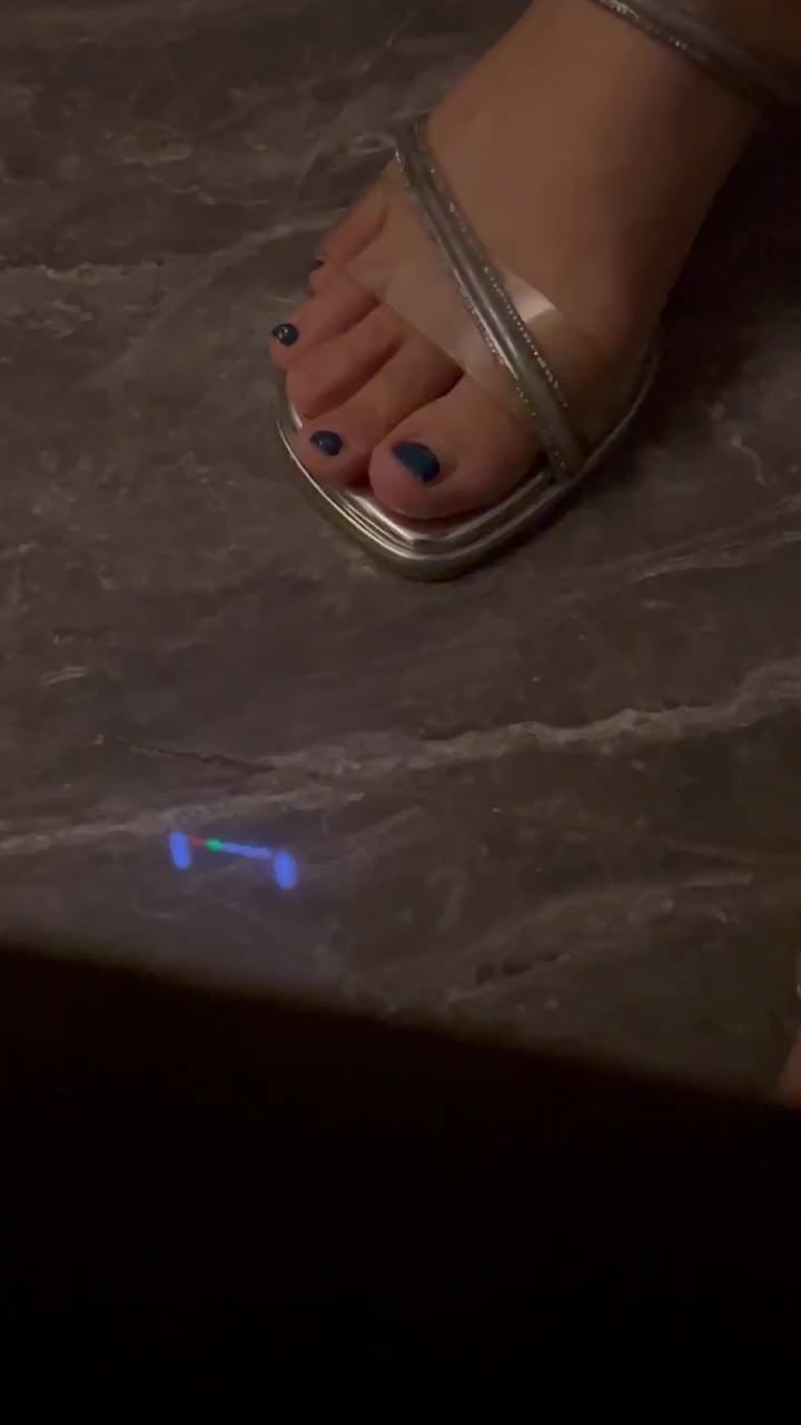 ee8ed2b7-2093-4512-898c-26e2432350bf.mp4