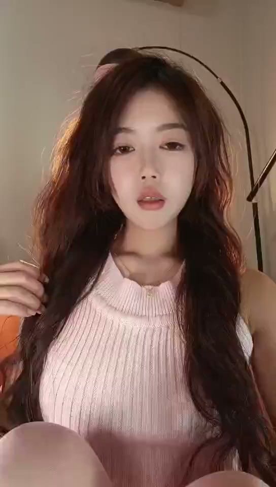 aed516d9-e3f4-421d-a4db-487b1e54d782.mp4