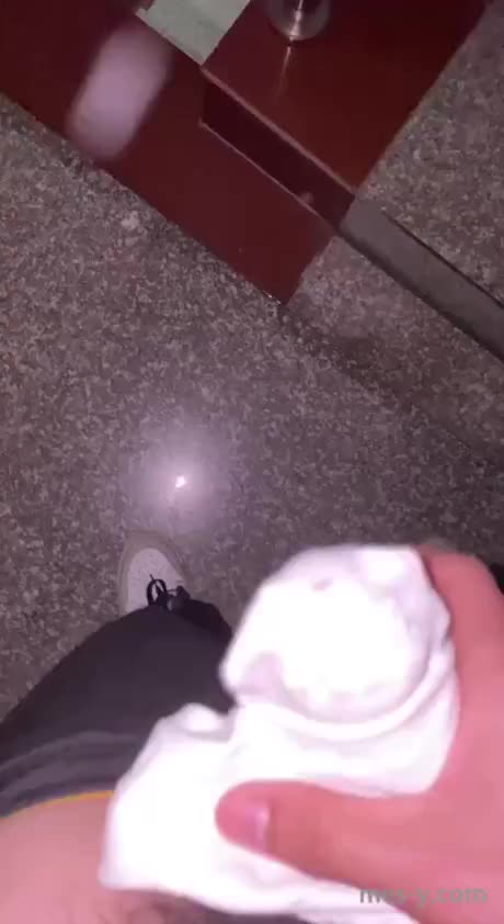 956bc237-9629-4f71-b199-6931de44f625.mp4