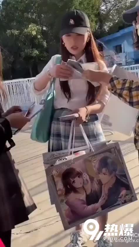 b9e582b0-d40e-4c20-8827-a838cd11808c.mp4