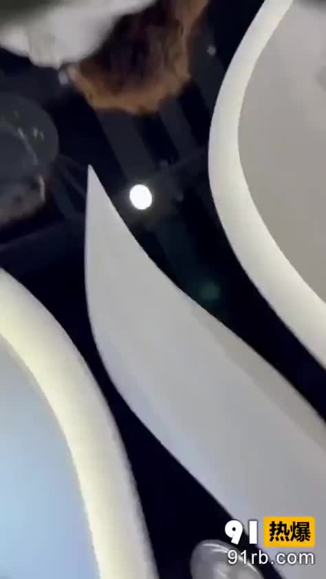 48280696-df9e-405e-a66d-f262f3694ab9.mp4