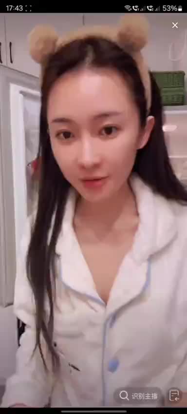 451bab2c-7db3-4034-8d98-d0d1bd3fd763.mp4