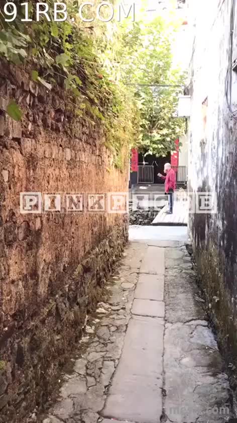 9aef09bb-87be-4803-b4e9-3ef9a7f0bbeb.mp4