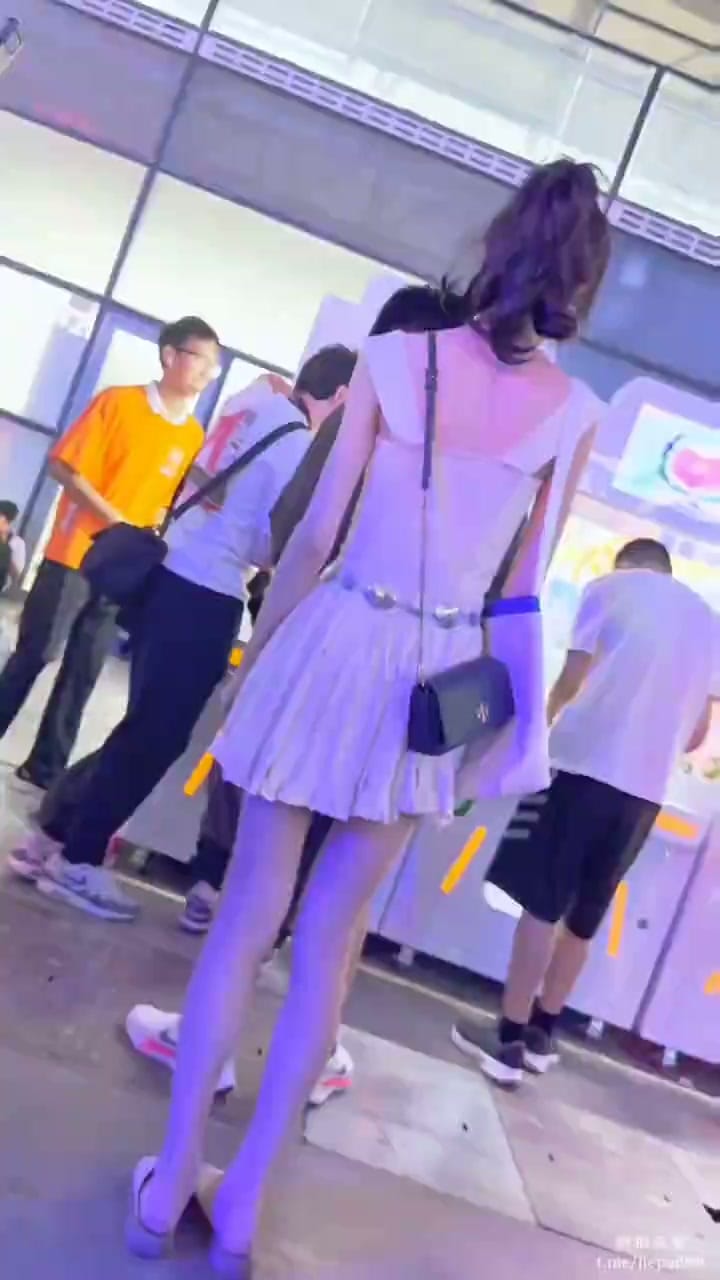 e03a0888-47e8-499a-abaf-3474c283f618.mp4