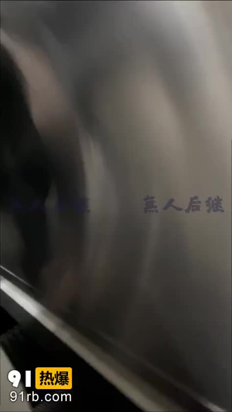 cdea7a97-08cf-457c-91f1-47a96b30bce7.mp4