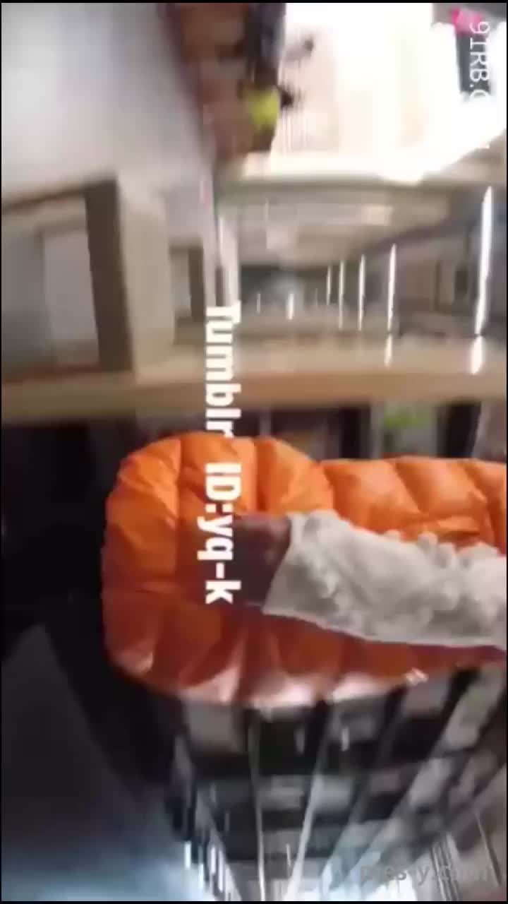 a55b5f23-35df-4b93-951c-393f80e4f8b0.mp4