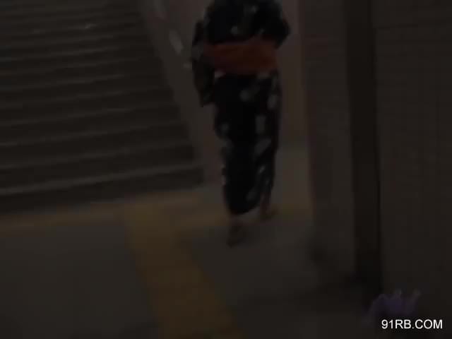 2c1823bd-ba27-4f01-b44c-d3fe8a646379.mp4