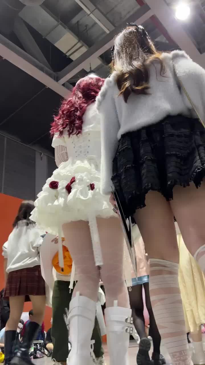 81c8c994-adfb-4b49-bdb0-f2b5c631e3c7.mp4