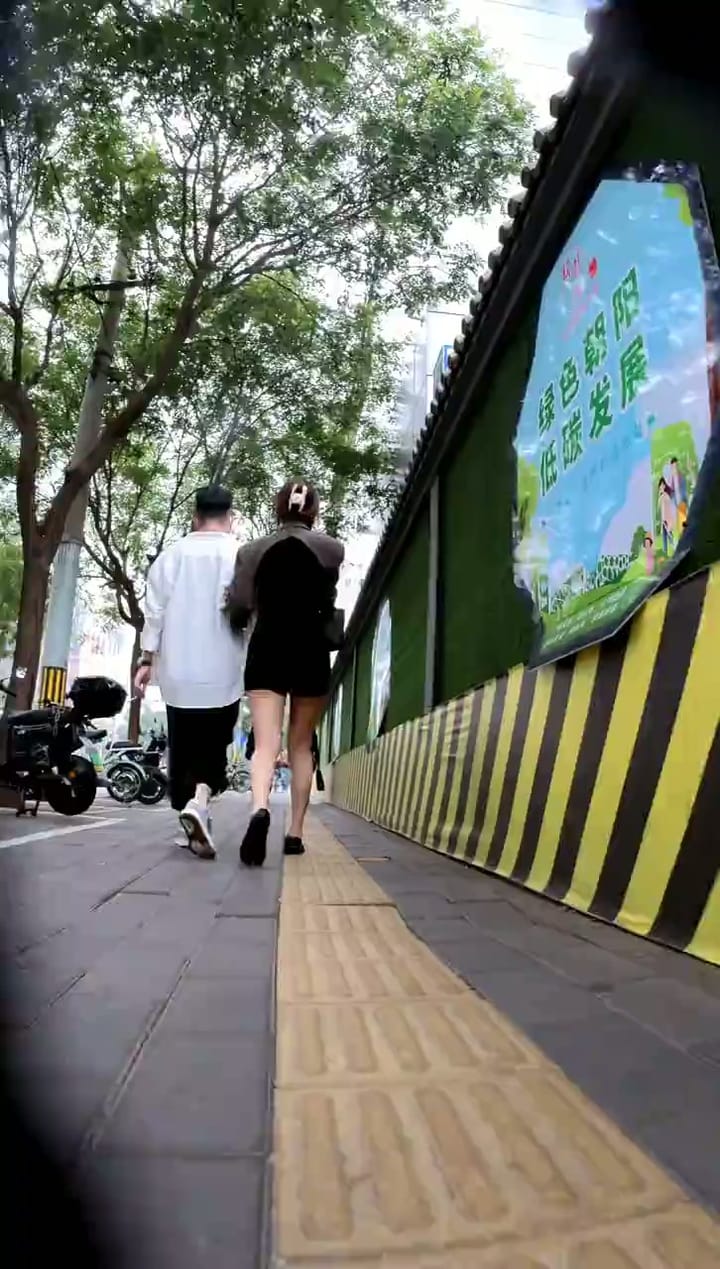 8f6285d9-dc88-4996-86e4-e3132c9407e7.mp4