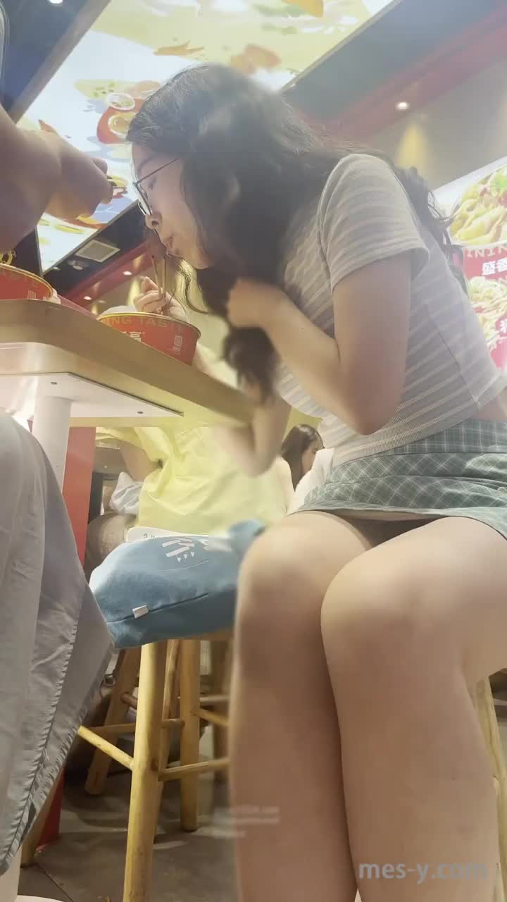 df5a1e5a-e00f-41f7-a85c-075b98f5a860.mp4