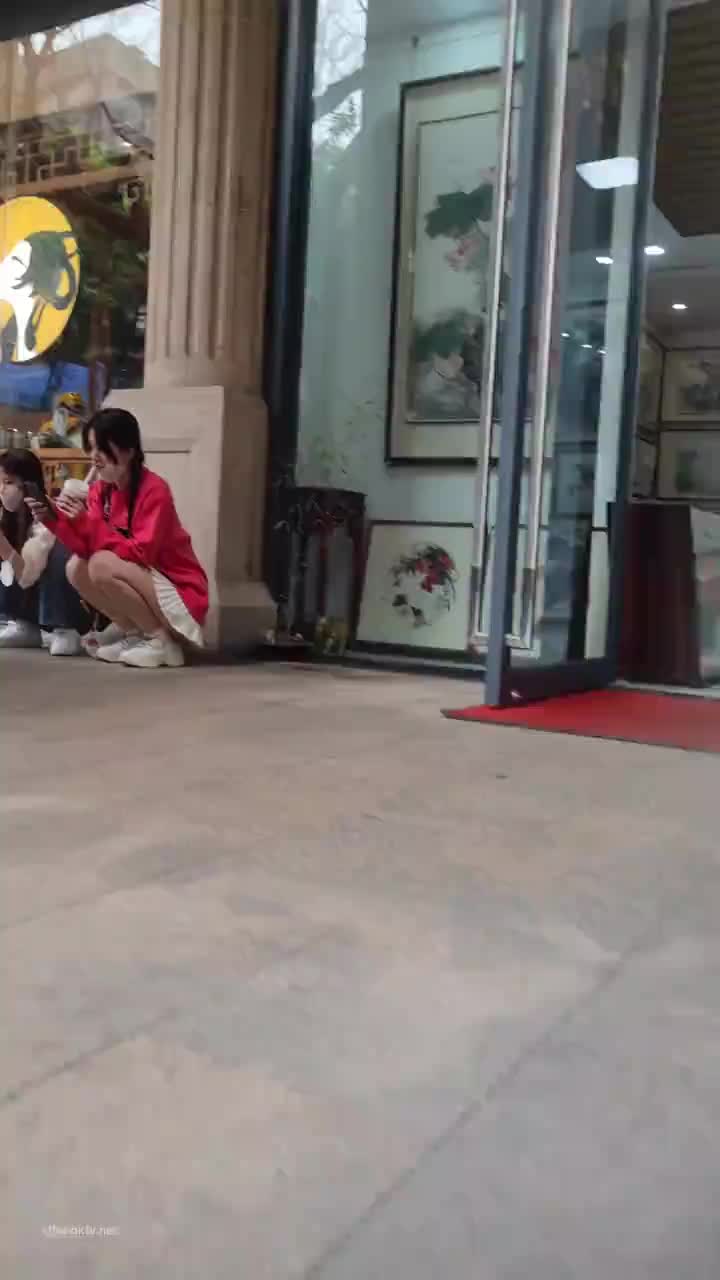 91fb688b-6d20-430f-b15e-11f4d3a5d72a.mp4