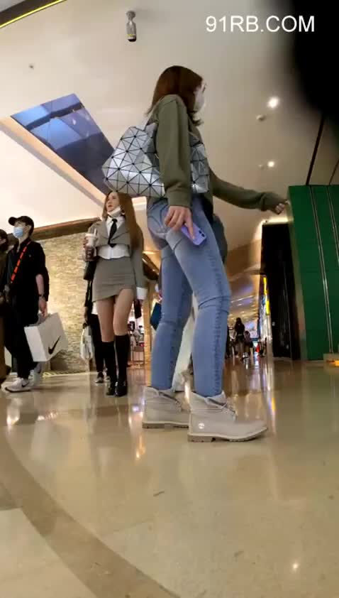 14068633-65ff-442a-b531-3a4911c2fa30.mp4