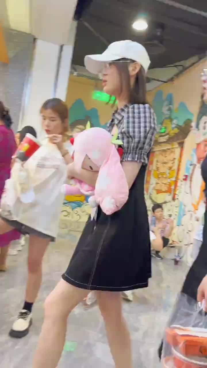 8e440fea-d7a2-41fc-9405-909696d84d8b.mp4