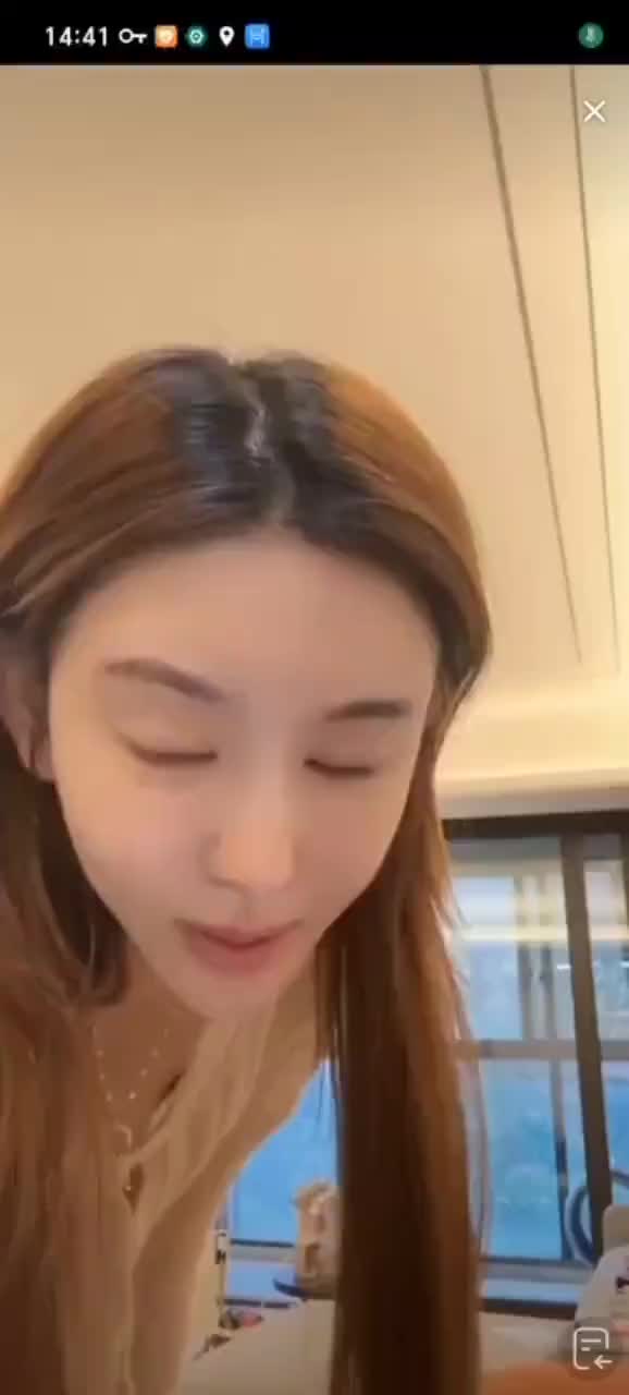 c34f128b-a999-48a5-8837-f2b105dfd2d3.mp4