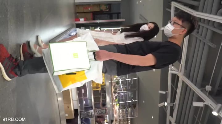 f279fad1-efb7-42f0-a3a0-da4f89543633.mp4