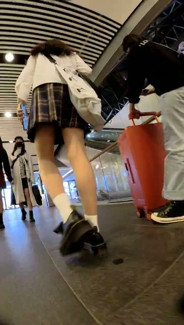 17d2e6c6-9bc1-4cfb-a2a2-7722f19ff5d8.mp4