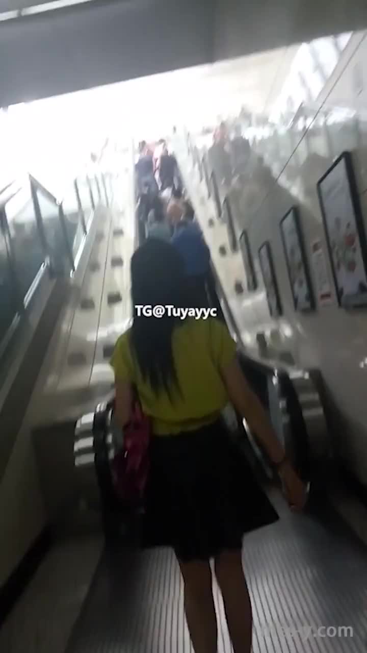 881eba89-74b3-4512-8b4c-7620d7bbbe21.mp4