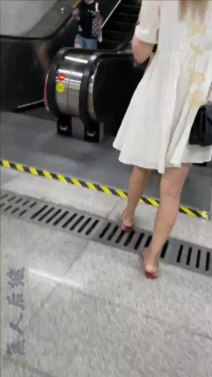 30f65a13-3b82-44ca-a1c5-a573c6993ef1.mp4