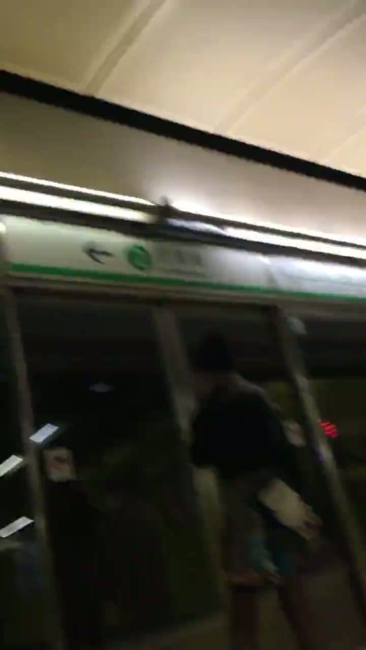 b901e8b5-1530-4757-9b57-16915b2e7ac6.mp4