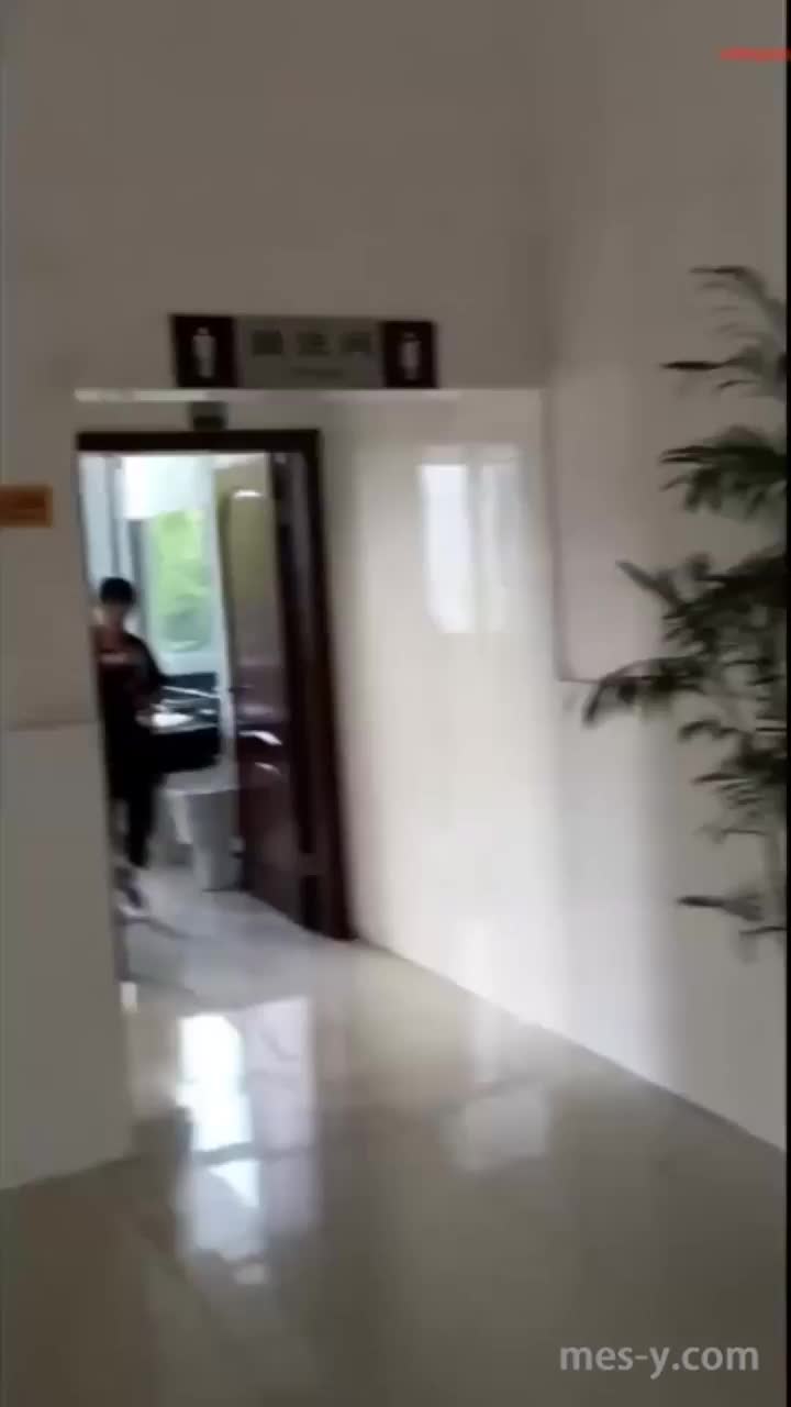 e93731d0-190a-4824-aa72-be2cc16fe3ba.mp4